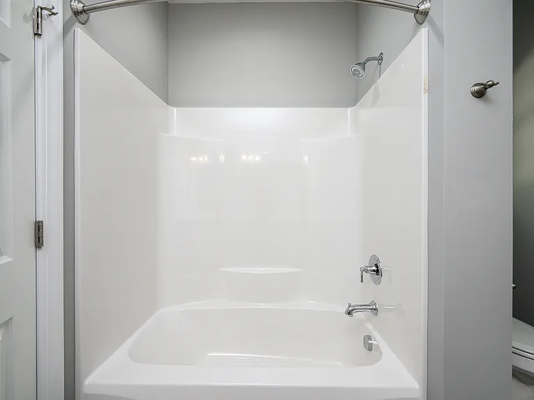 403 Hart Dr — Photo 5