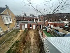 1338 W Liberty St — Photo 13