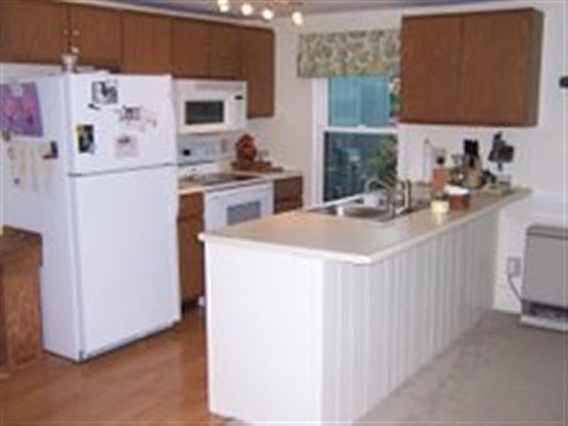 3rd image of 204 ARROWWOOD Place