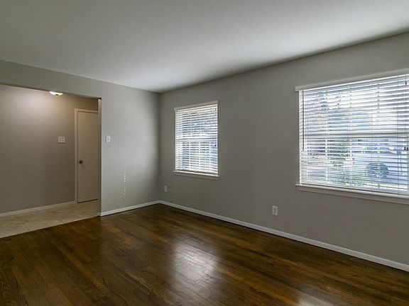 4th image of 4225 Hillsdale Ln
