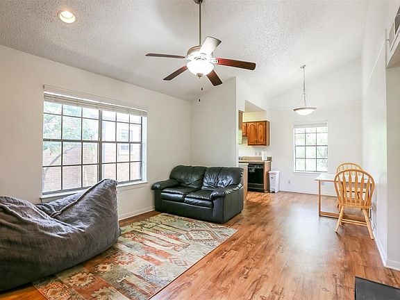 2nd image of 203 E 31st St APT 301