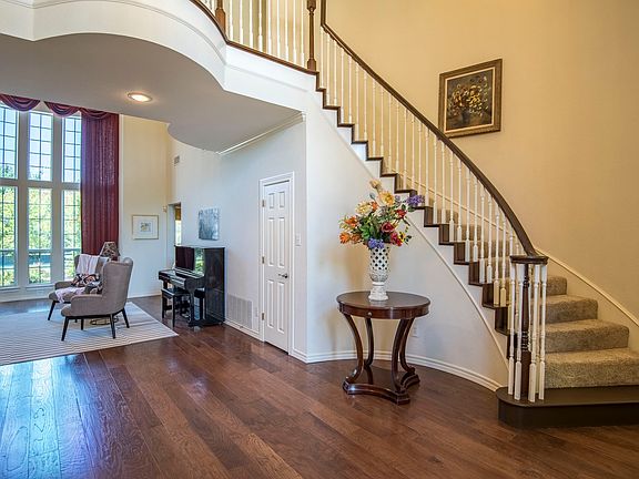 4th image of 6445 Elm Crest Ct