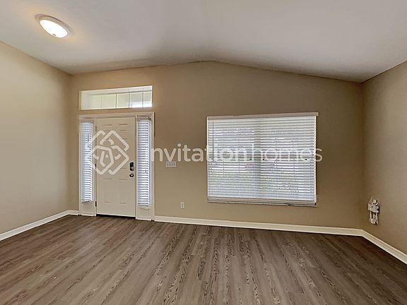3rd image of 3977 Montesino Dr