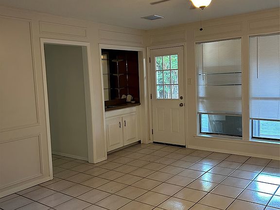 4th image of 9 Oak Cir