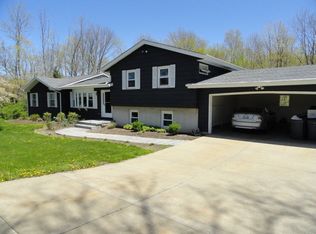 3735 White Pine Dr, Richfield, OH 44286