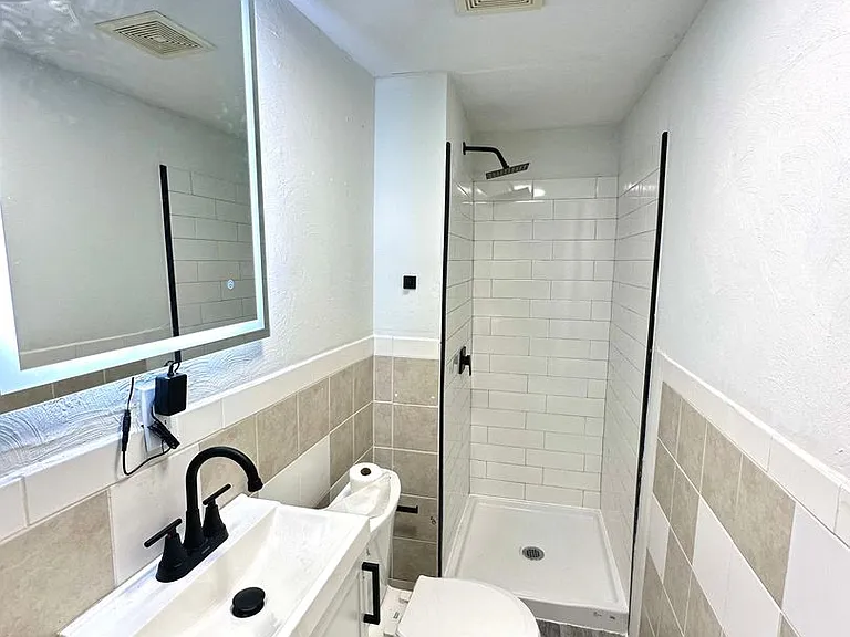 245 Ella St — Photo 7