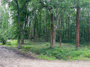 612 Lakeview Dr, Raleigh, NC 27603