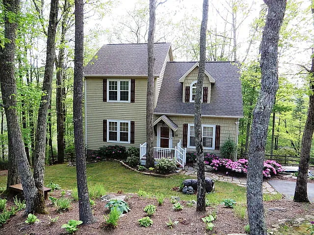 3 bed, 2.5 bath, 1900 sqft, $2,750 — Photo 1