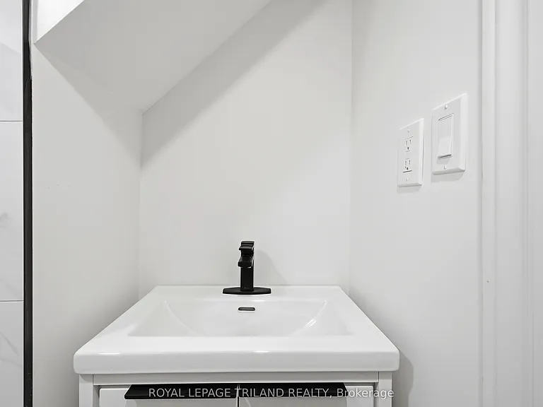 84 Smith St #2 — Photo 6