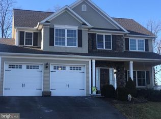 77 Gentle Dr, East Earl, PA