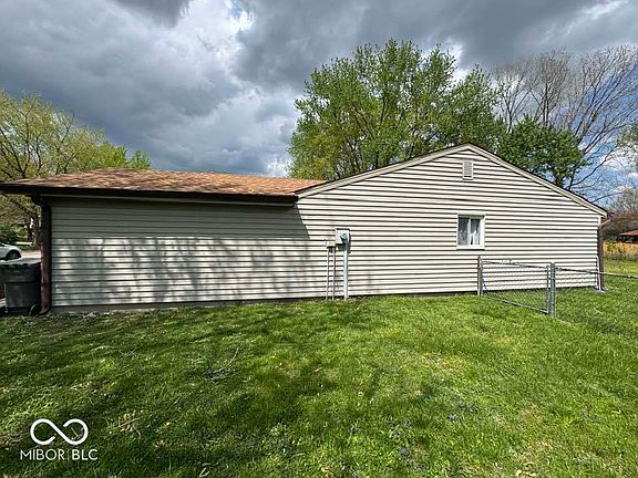 4th image of 7833 Broadview Dr