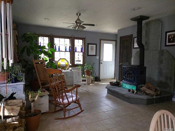 2nd image of 112 Lynbrook Dr