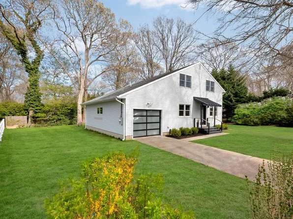 6 Dogwood St, Sag Harbor, NY 11963