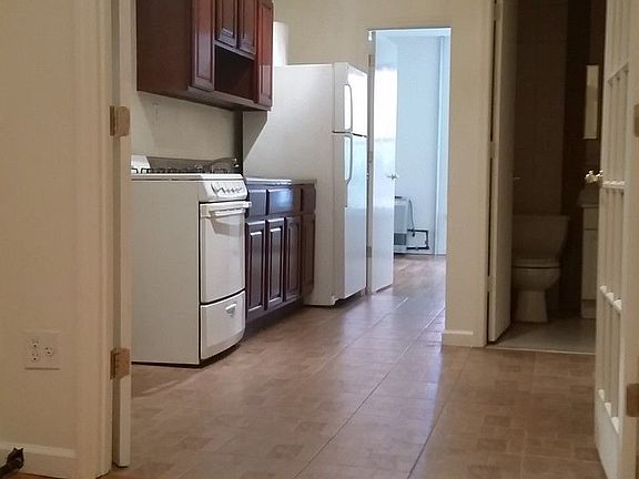 2nd image of 437 Dekalb Ave APT 2L