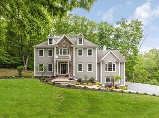 1377 Main St, Lynnfield, MA 01940