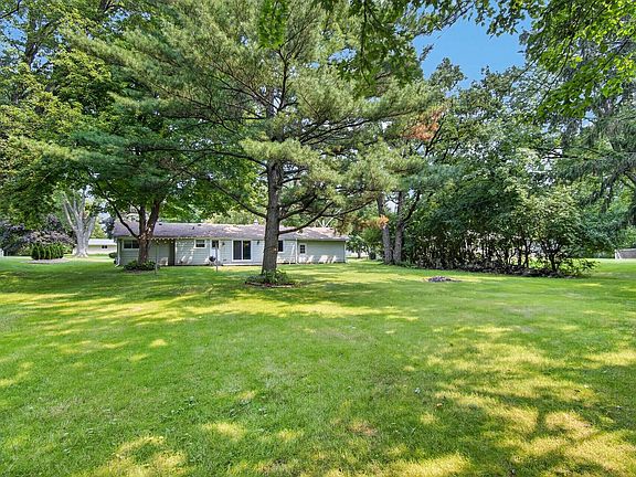 3rd image of 3830 Lakeview DRIVE
