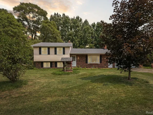 12865 Garden St, Birch Run, MI 48415