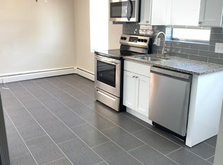 85 Shadow Ln UNIT A, West Hartford, CT 06110