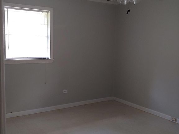 2nd image of 1325 N Cutting Ave