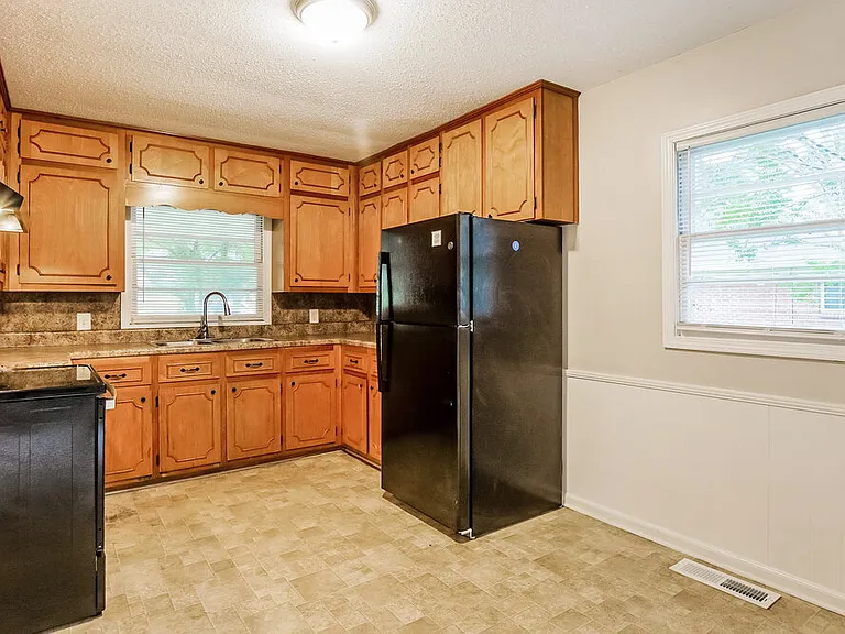 812 Nelson Dr — Photo 10