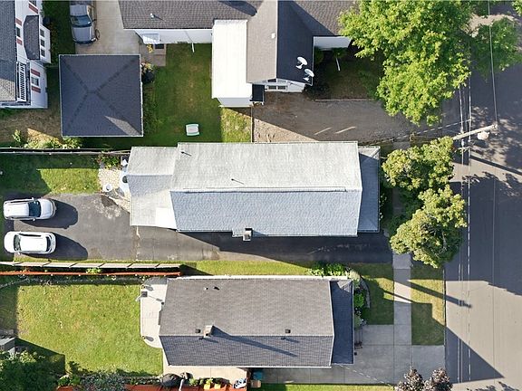 2nd image of 184 Lincoln Ave