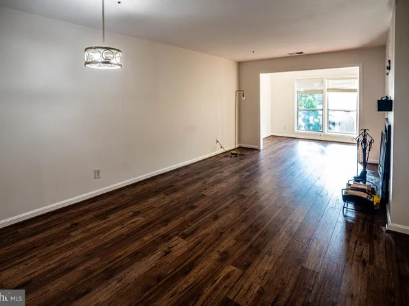 3176 Summit Square Dr #4-C5, Oakton, VA 22124