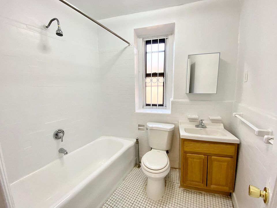 1st image of 2532 University Ave #5