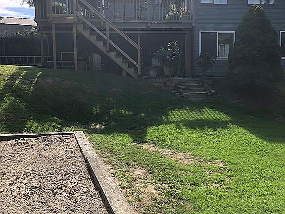 5th image of 176 Newell St