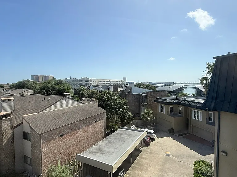 921 Marine Dr #332 — Photo 7