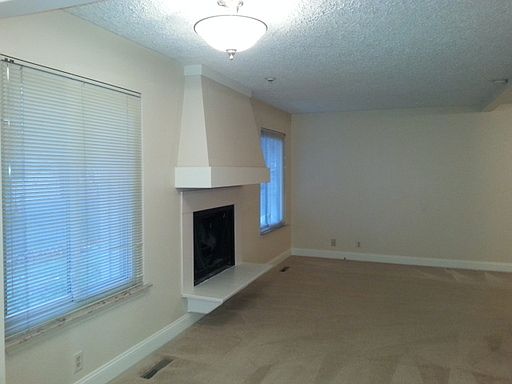4th image of 801 Beechlawn Ct