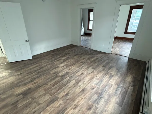 261 W Main St, Amsterdam, NY