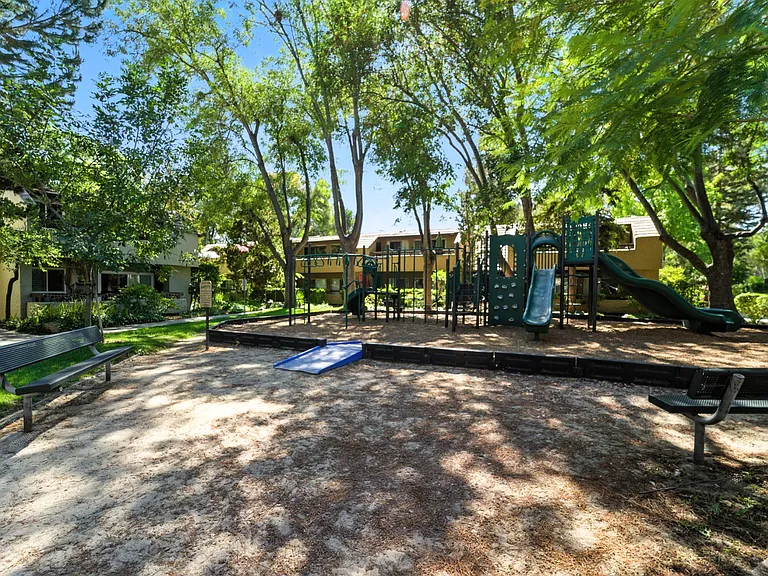 303 Tradewinds Dr #8 — Photo 22