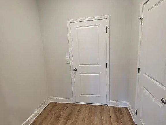 3rd image of 604 Cunninghame Ct
