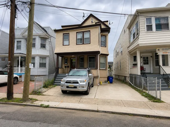 186 Oakwood Pl, Orange, NJ 07050