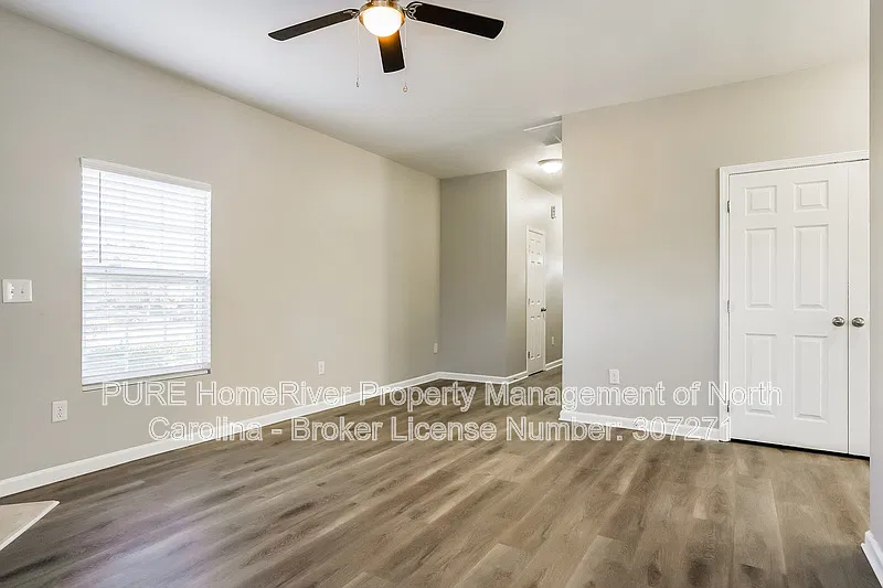 4 bed, 2.5 bath, 2059 sqft, $2,275 — Photo 2