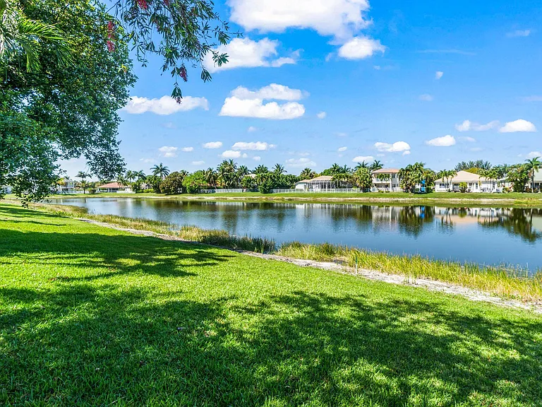 4621 Windward Cove Ln — Photo 13