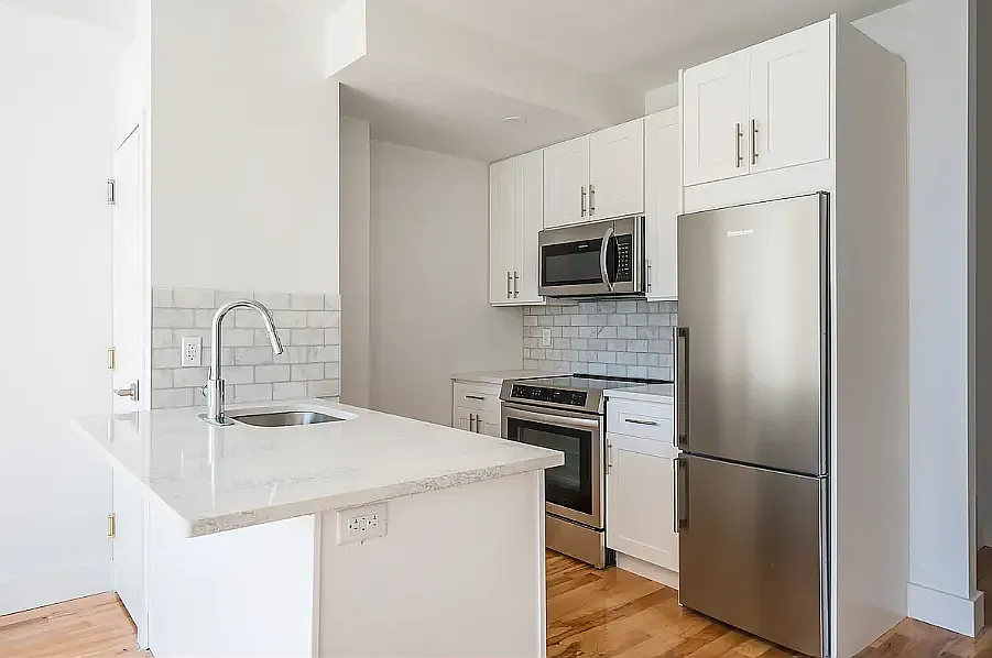 304 Leonard St #3F
