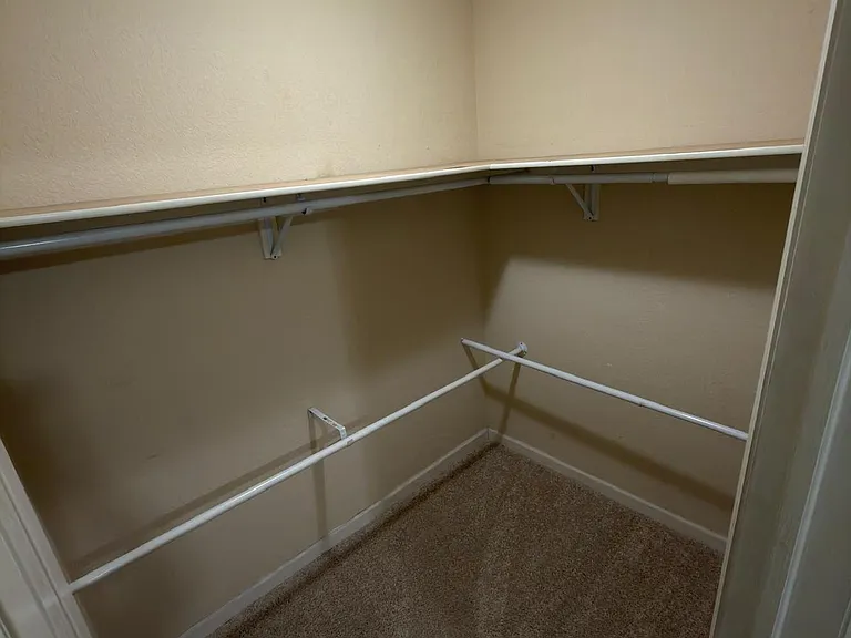5484 Monaco St — Photo 5