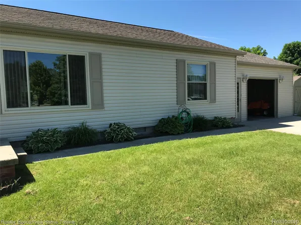 2304 Mark St #183, Croswell, MI 48422