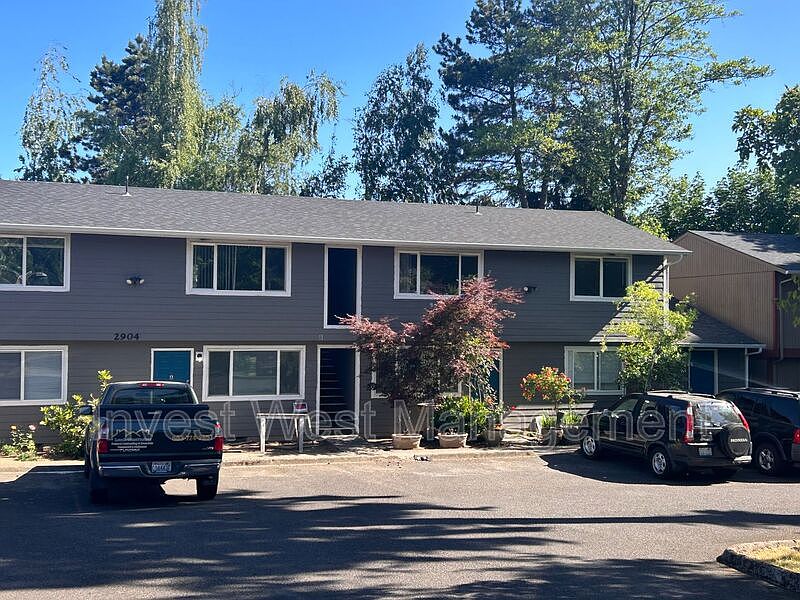1st image of 2904 E 16th St