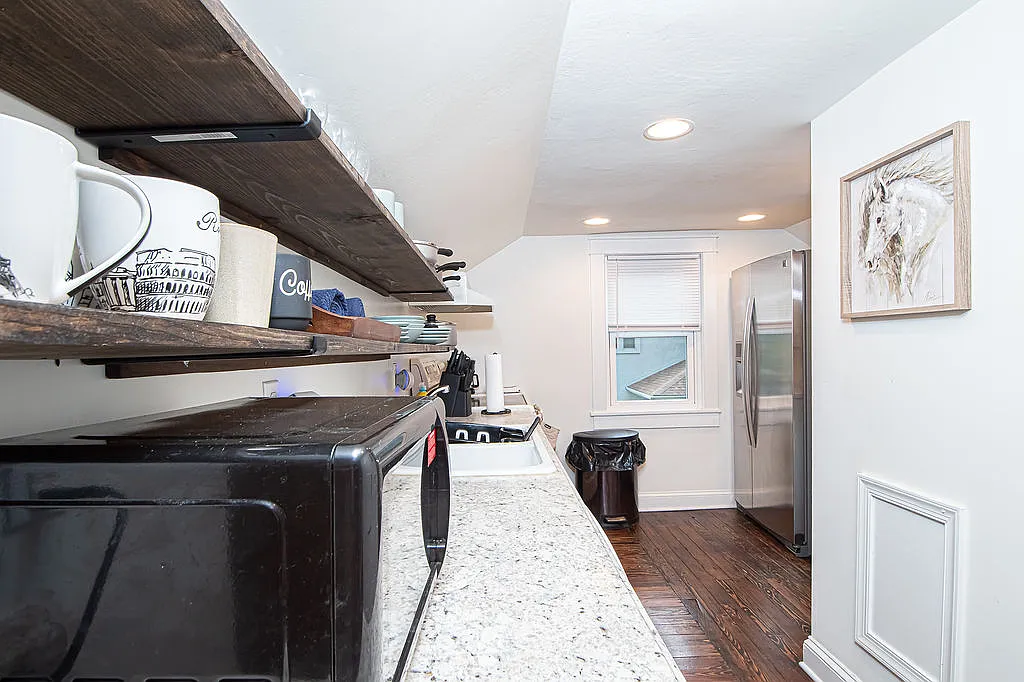 417 N. Royal Ave. — Photo 3
