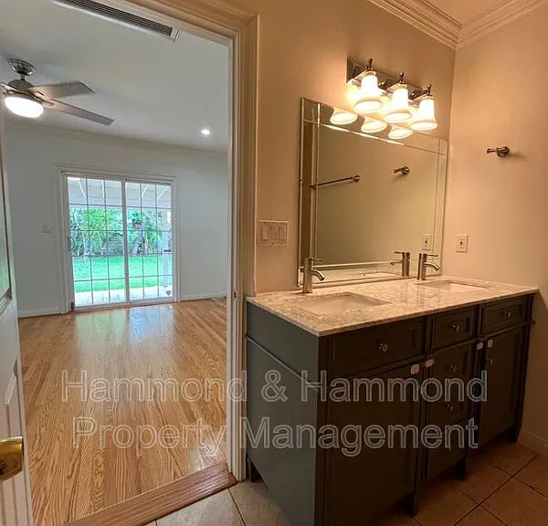 4316 Greenbush Ave — Photo 16