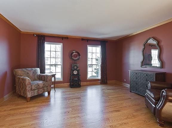 5th image of 1834 S Robin Ct