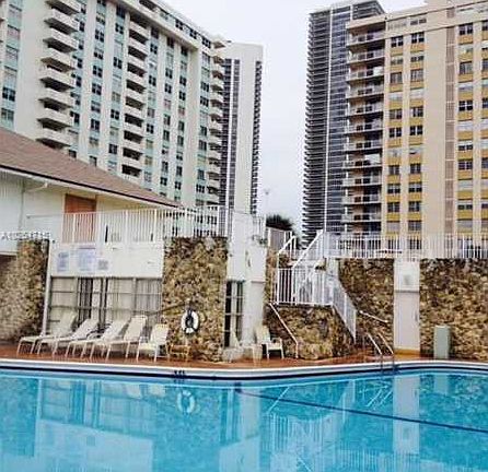 4th image of 1833 S Ocean Dr APT 507