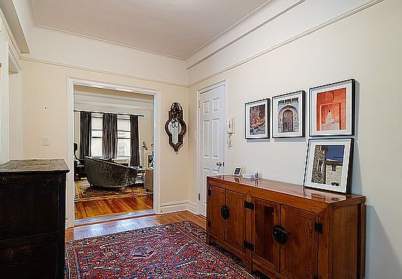 4th image of 27 W 96th St APT 2A