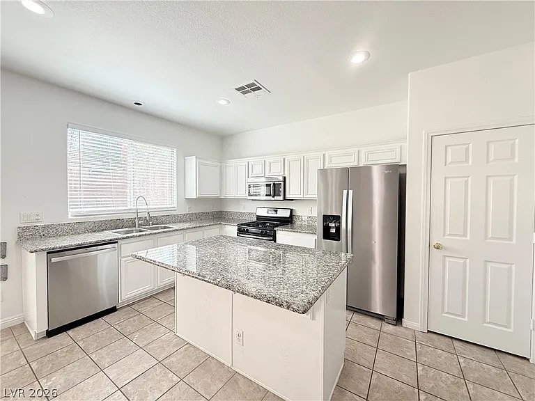 3799 Honey Ridge Ct — Photo 14