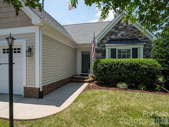 4th image of 4406 Glenduran Ln