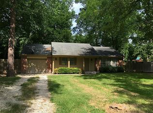 93 Deerfield Rd, Huntsville, TX 77340