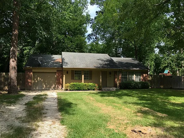 93 Deerfield Rd, Huntsville, TX 77340