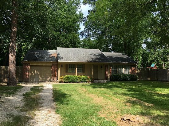 93 Deerfield Rd, Huntsville, TX 77340